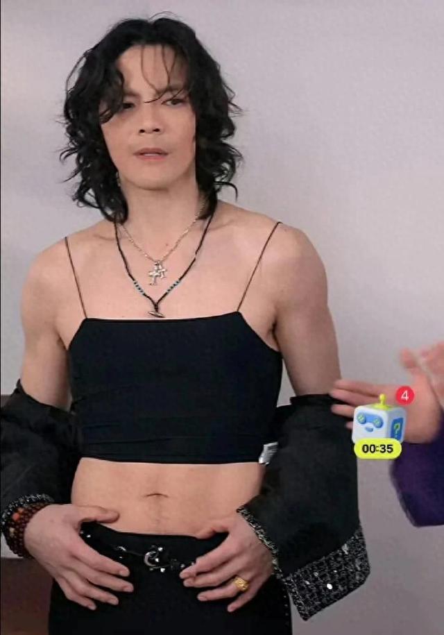 向佐女装造型